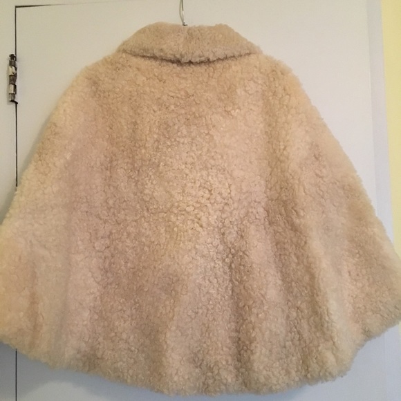 Shearling cape - Picture 5 of 7